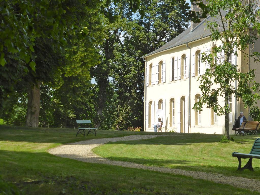 Maison D'Hotes Le Chateau De Puxe Hostal Exterior foto